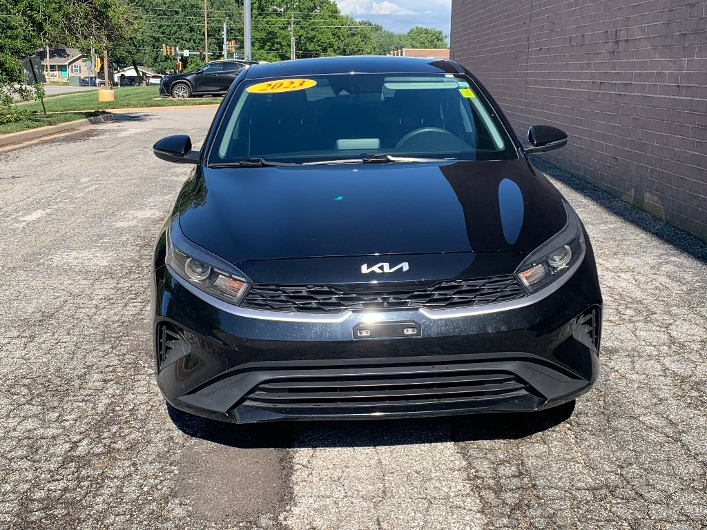 Used 2023 Aurora Black Kia LXS image 8