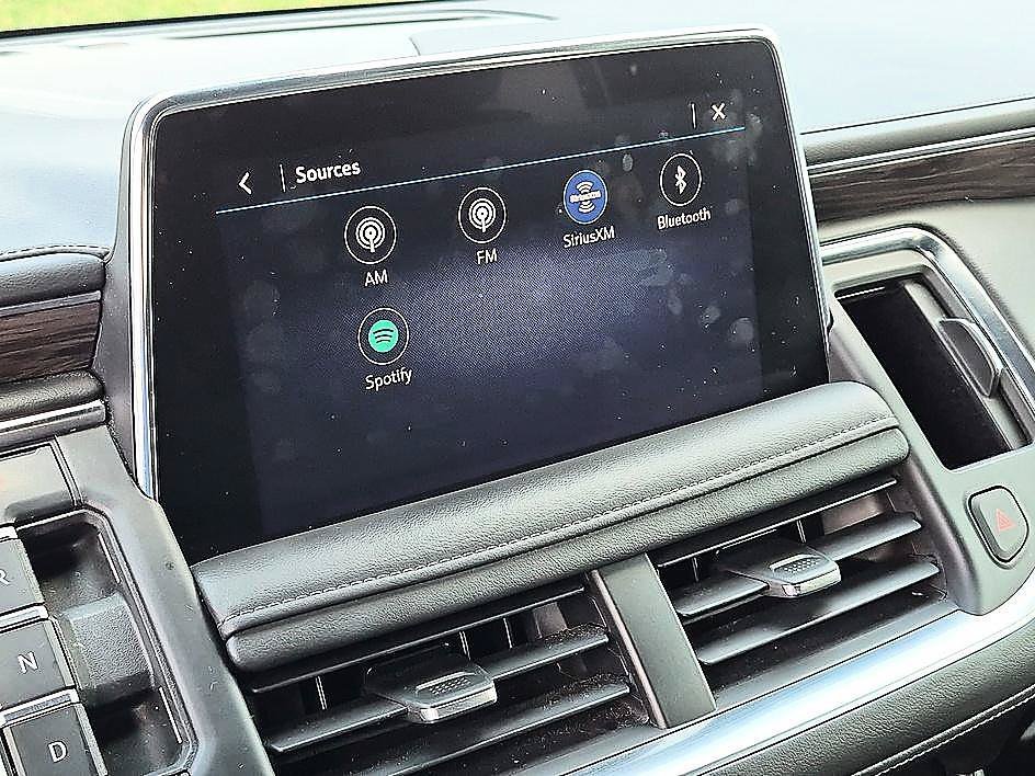 Used 2021 Summit White Chevrolet LT image 22