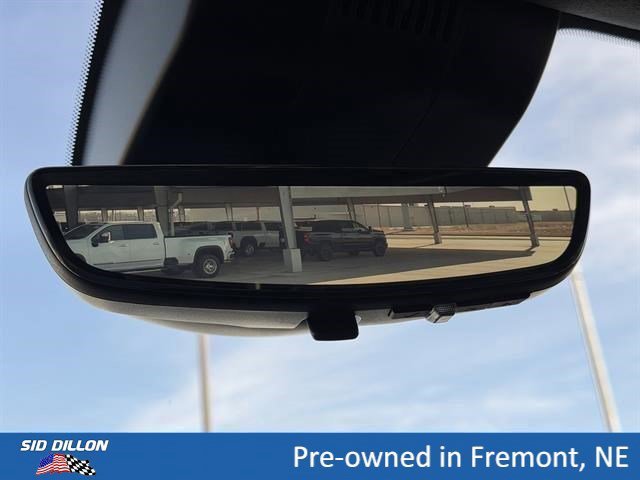 Used 2025 White Frost Tricoat GMC Denali Ultimate image 16