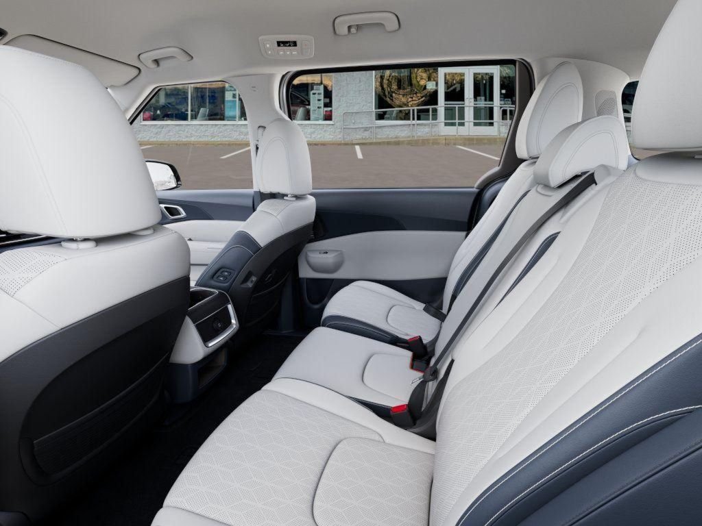 2026 Kia Carnival EX - Photo 18