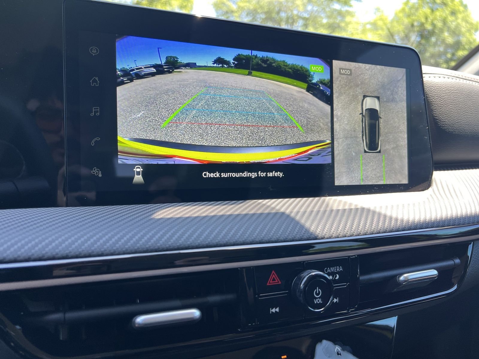 Certified Used 2025 Yellow Nissan SR image 5