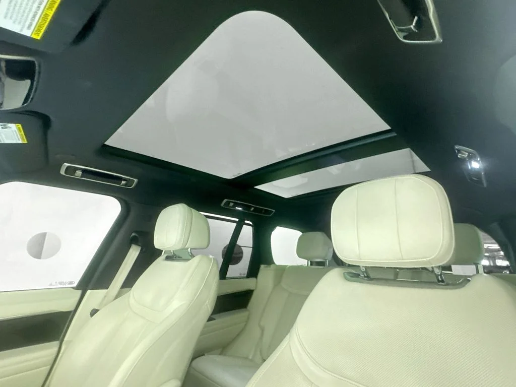 Certified Used 2023 Black Land Rover SE image 21