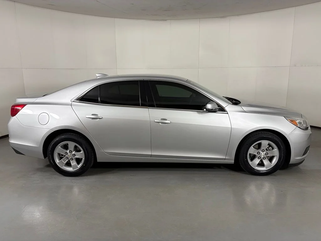 Used 2015 Silver Chevrolet LT image 11