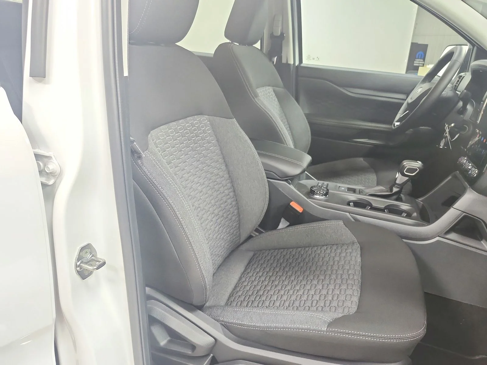 New 2026 Oxford White Ford XLT image 36