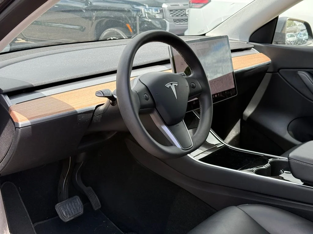Used 2020  Tesla Long Range image 3