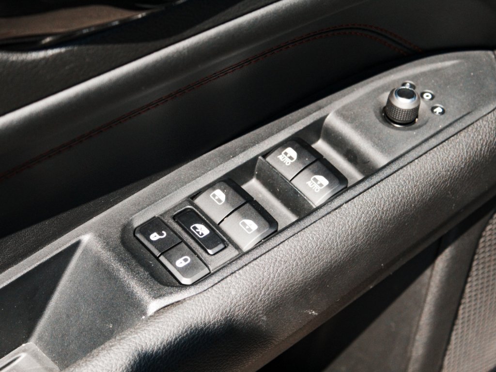 Used 2024  Jeep Trailhawk image 9