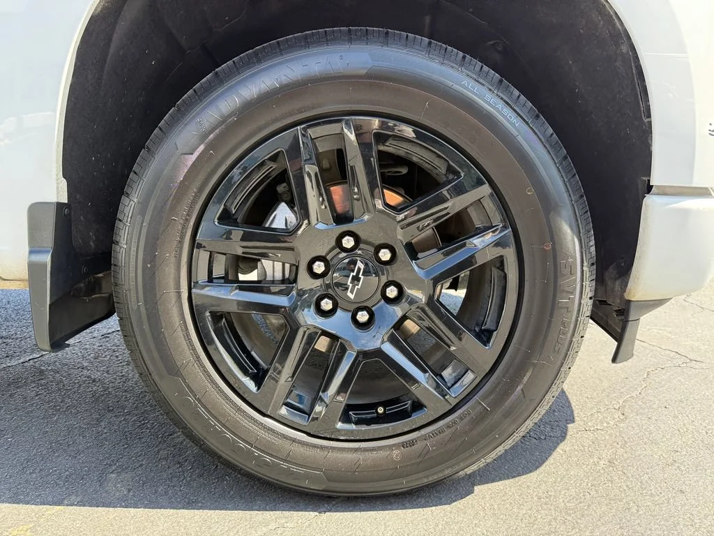 Used 2023 SUMMIT WHITE Chevrolet Custom image 13