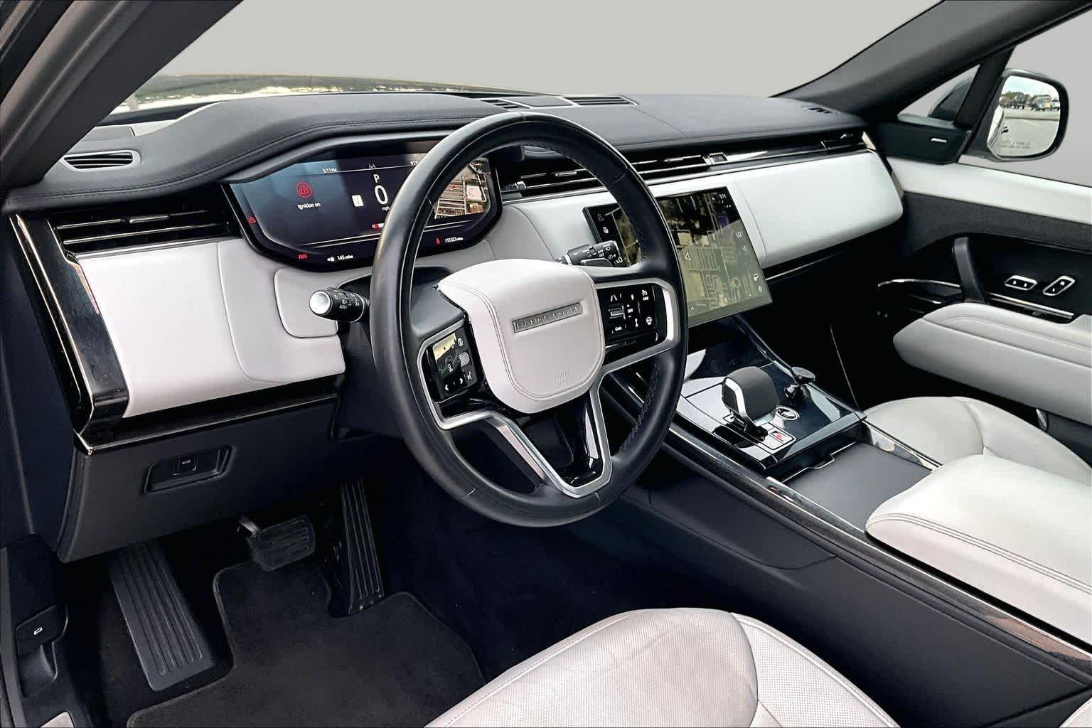 Used 2024 Santorini Black Metallic Land Rover SE image 18