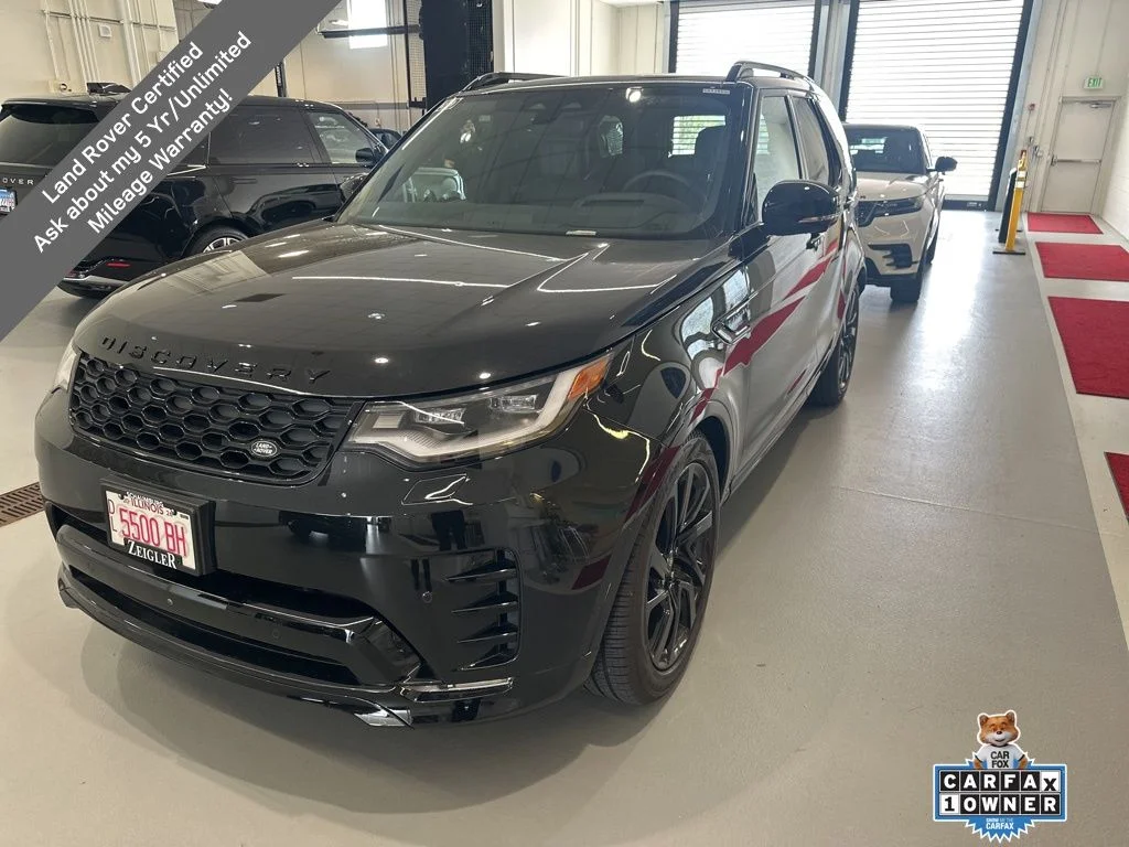 2025 Land Rover Discovery P300 Dynamic SE's photo