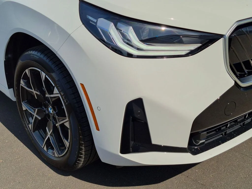 New 2026 White BMW 30 xDrive image 21