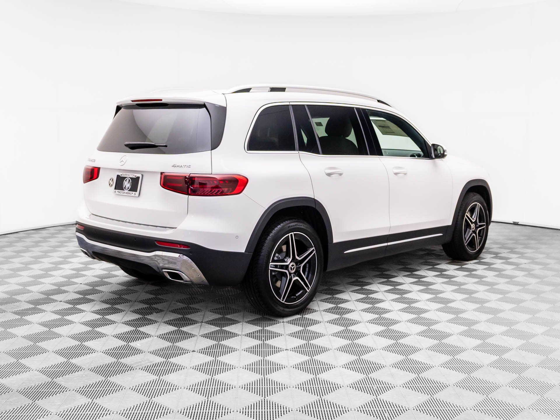 New 2026 White Mercedes-Benz GLB 250 image 46