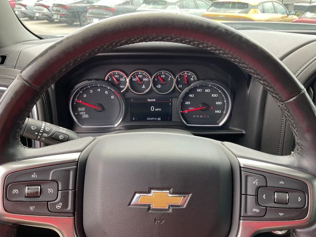 Used 2022 Silver Ice Metallic Chevrolet LT image 29