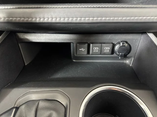 Used 2021 White Toyota LE image 17