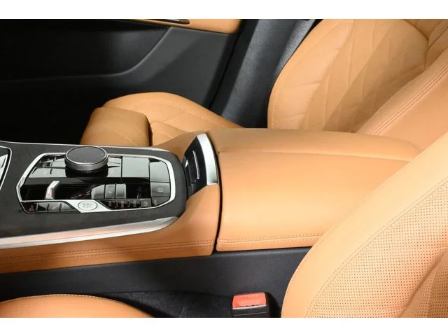 New 2026 Alpine White BMW xDrive40i image 24