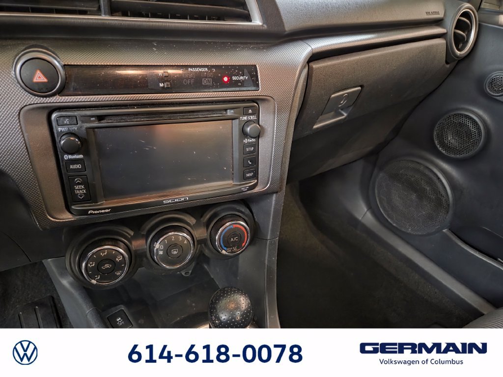 Used 2015 White Scion Base image 19