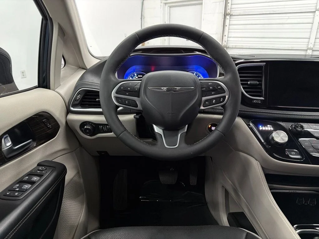 Used 2023 Blue Chrysler Limited image 25
