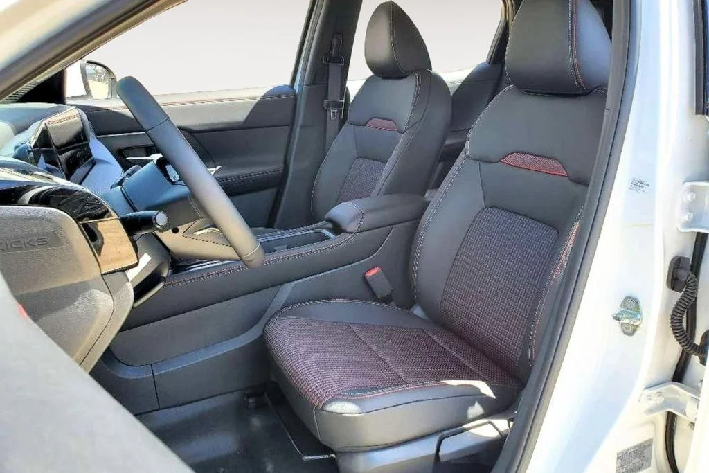 2025 Nissan Kicks SR AWD - Photo 8