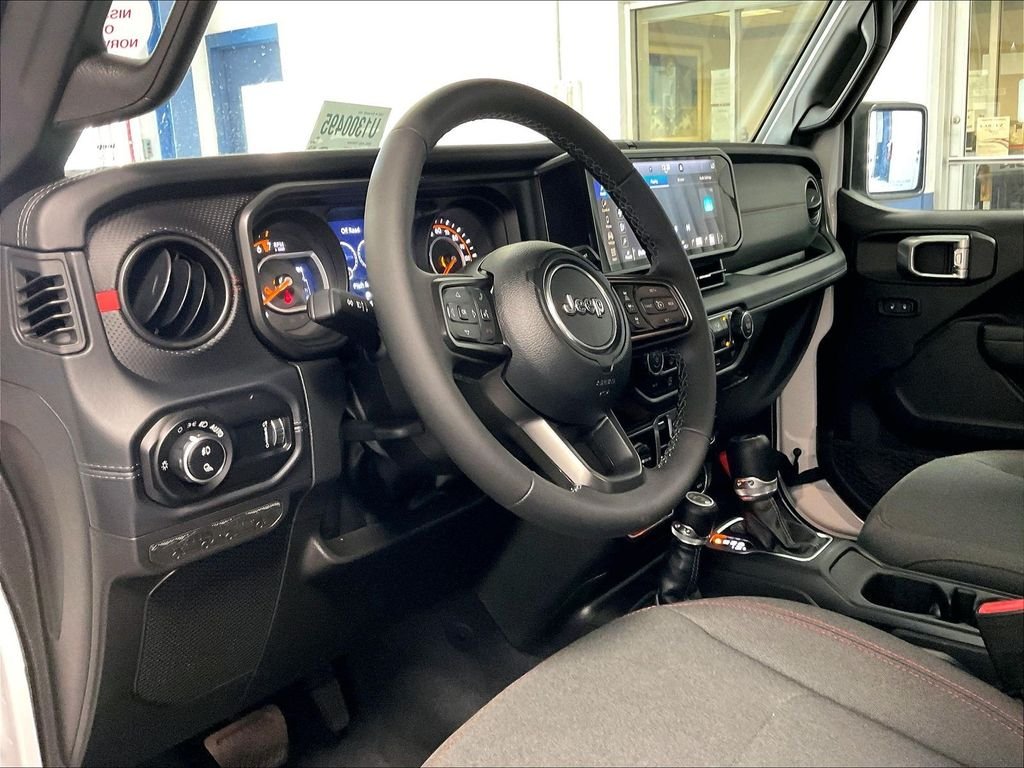 Used 2026 White Jeep Rubicon image 8