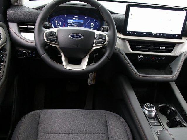 New 2026 Star White Metallic Tri-Coat Ford Active image 15
