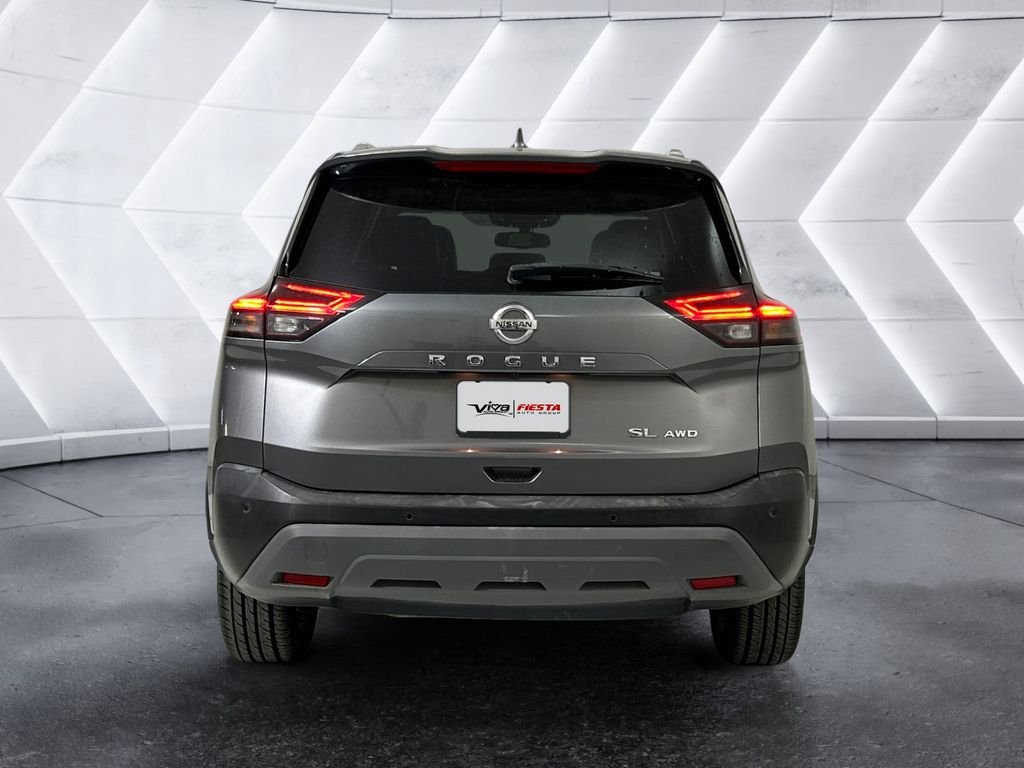 Used 2021 Gray Nissan SL image 5