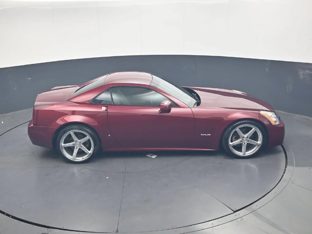 Used 2006 Red Cadillac Base image 23