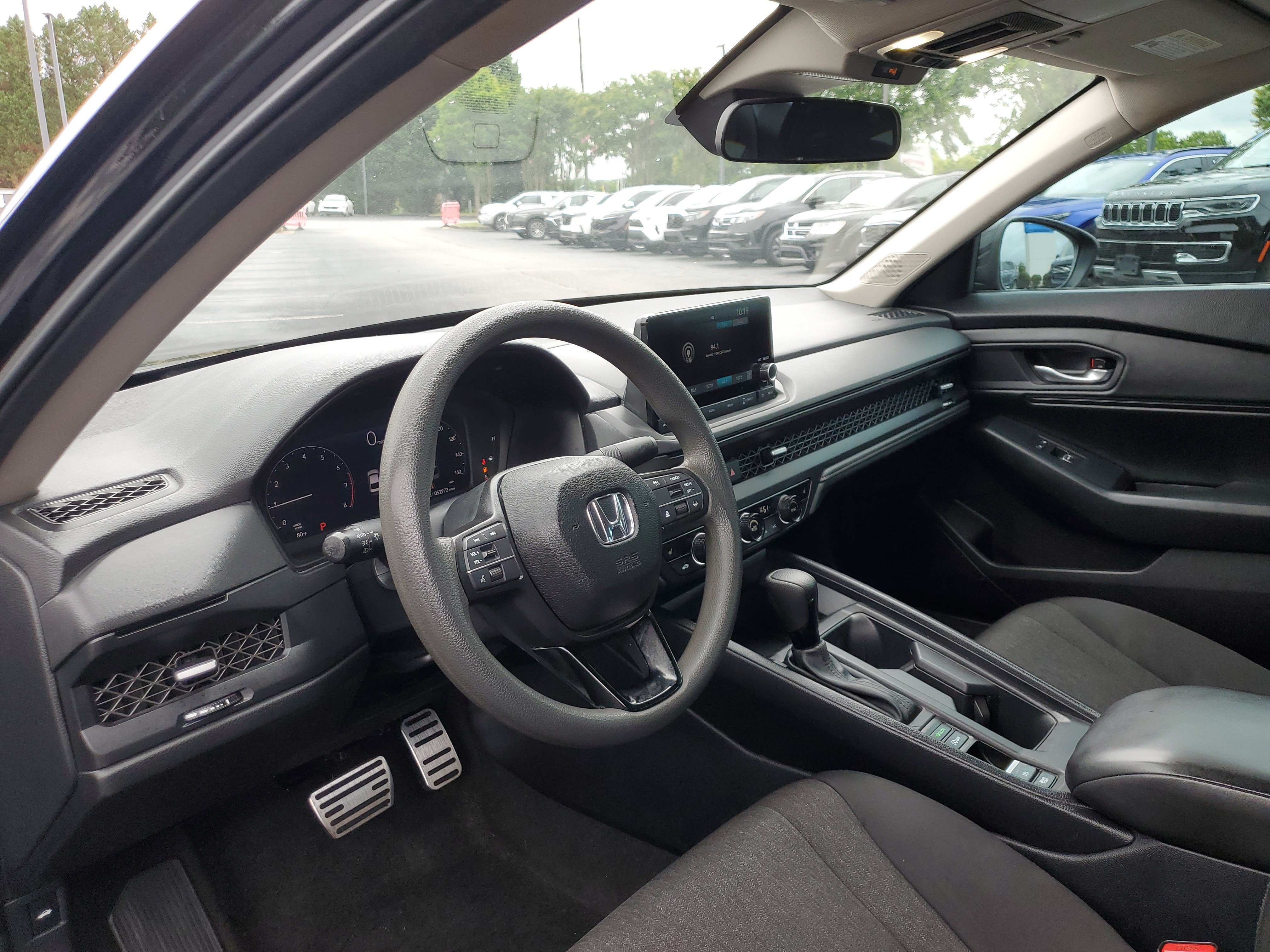 Used 2024  Honda EX image 17
