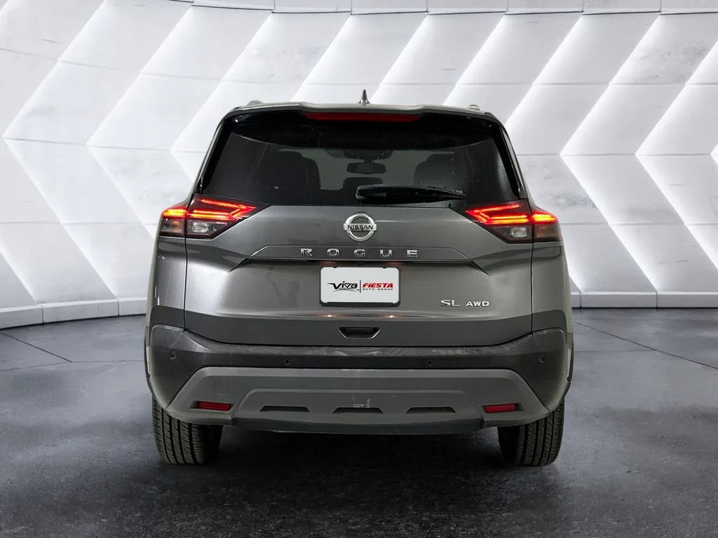 Used 2021 Gray Nissan SL image 5