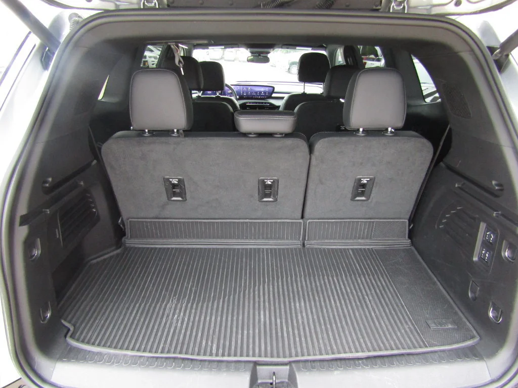 Used 2025 Moonstone Gray Metallic Buick Sport Touring image 39