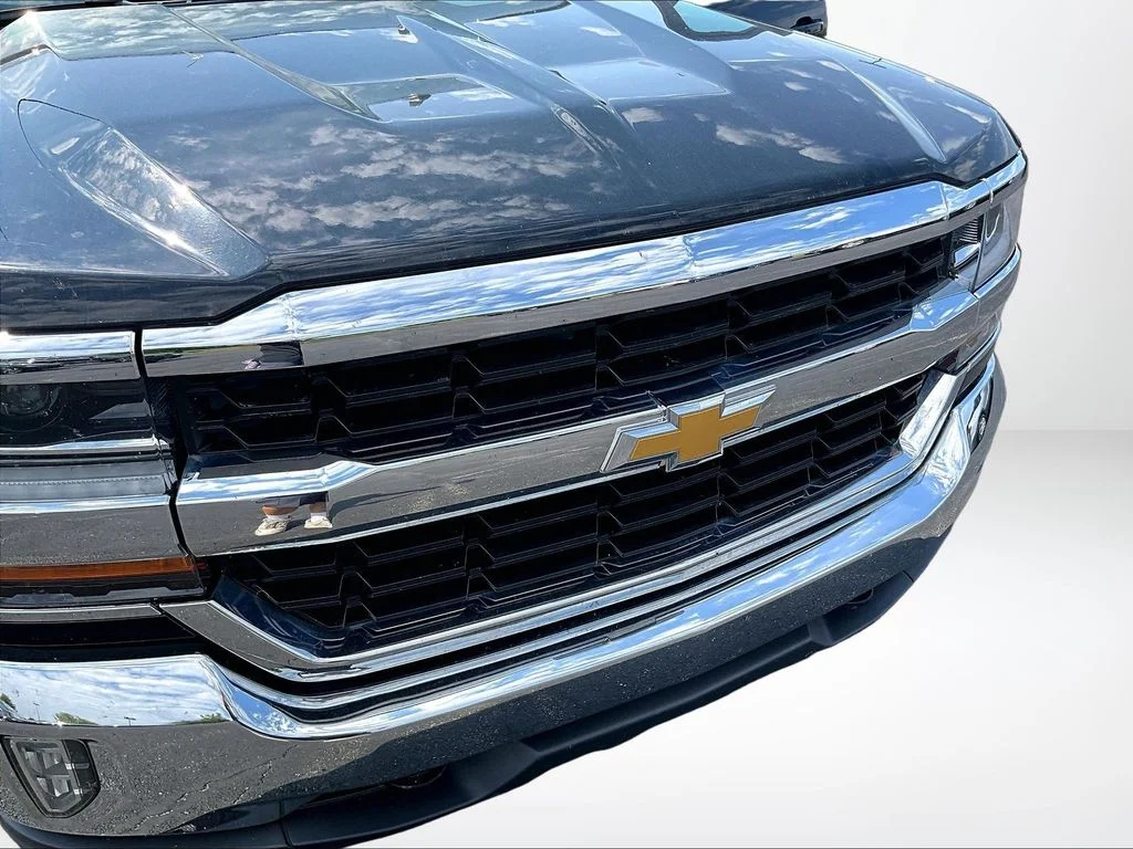 Used 2019 Black Chevrolet LT image 27