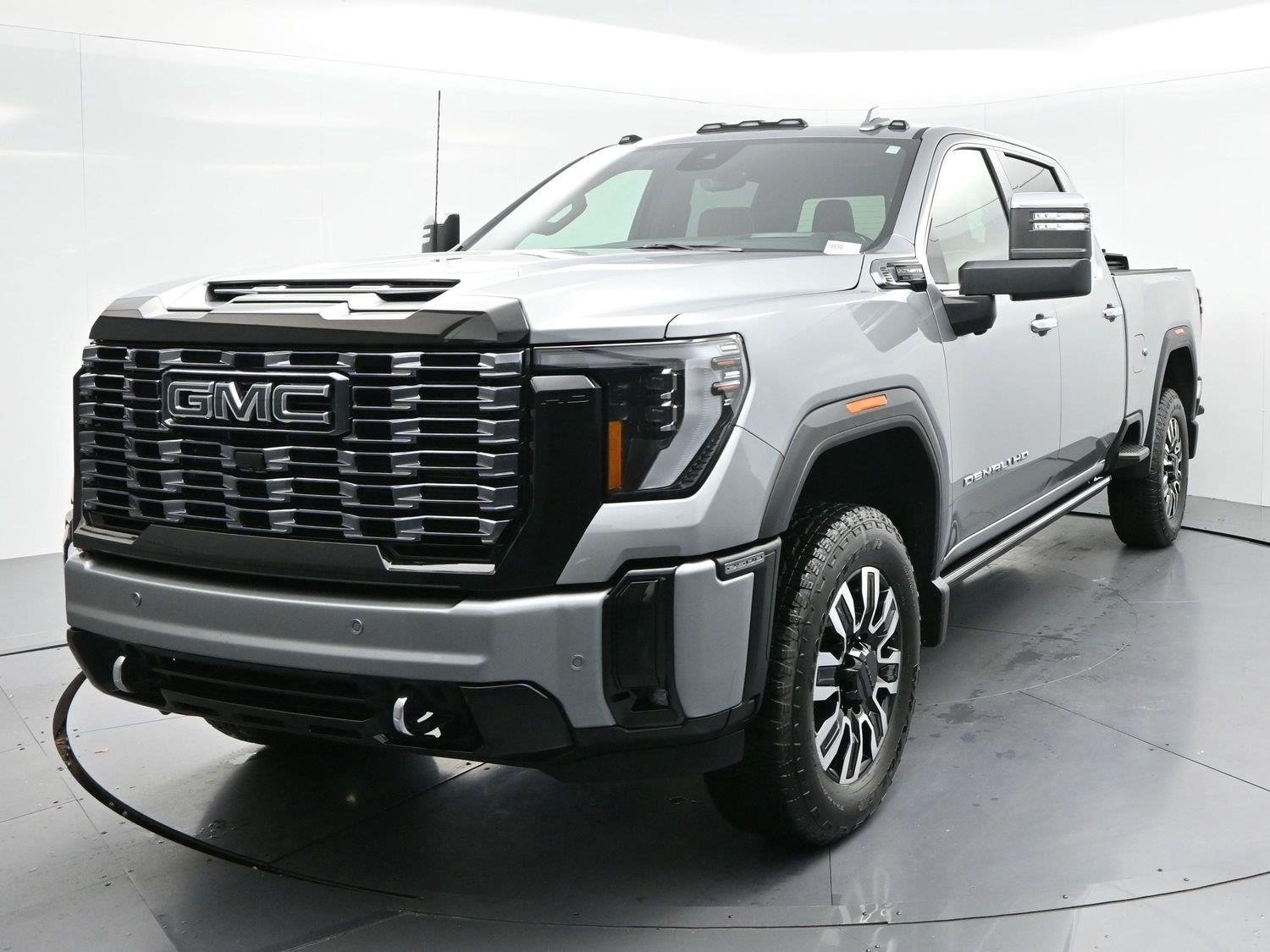 Used 2026 Sterling Metallic GMC Denali Ultimate image 3