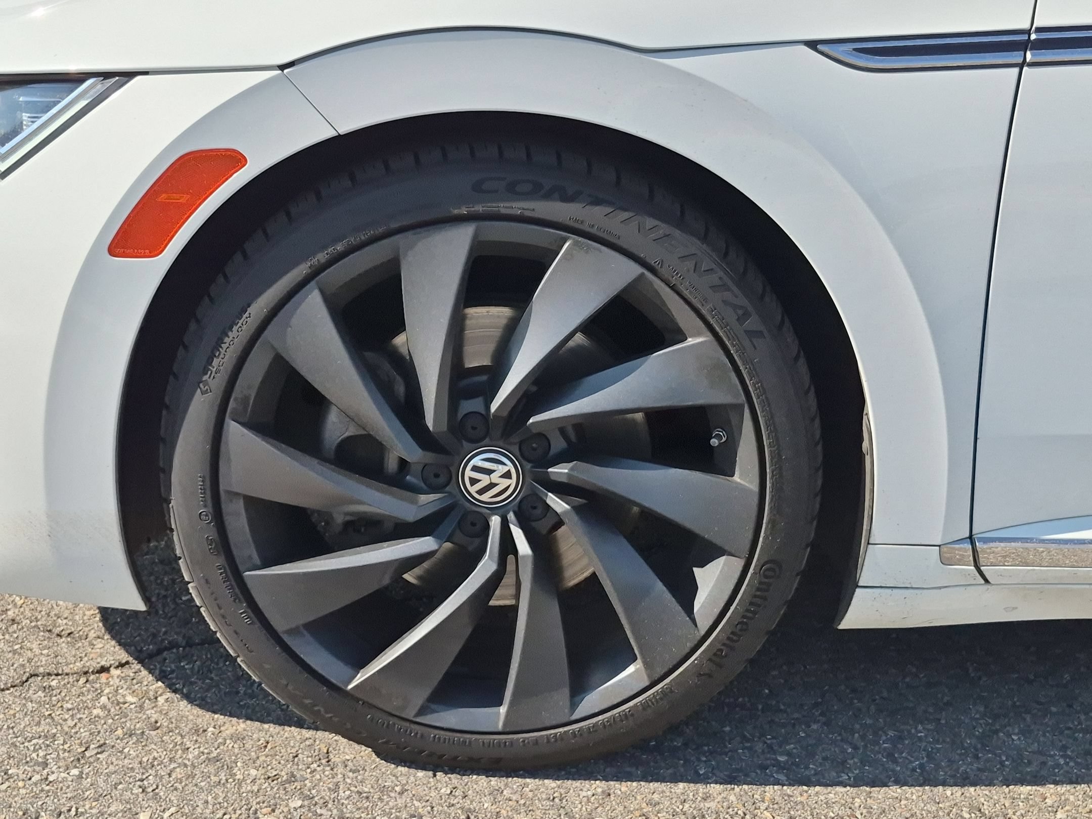 Used 2020 Pure White Volkswagen SEL R-Line image 11