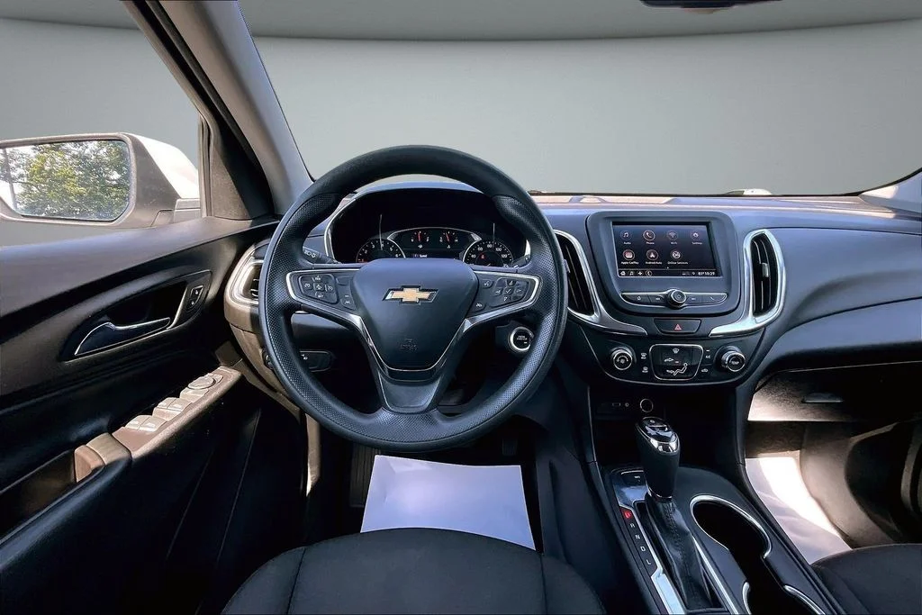 Used 2021 White Chevrolet LT image 8