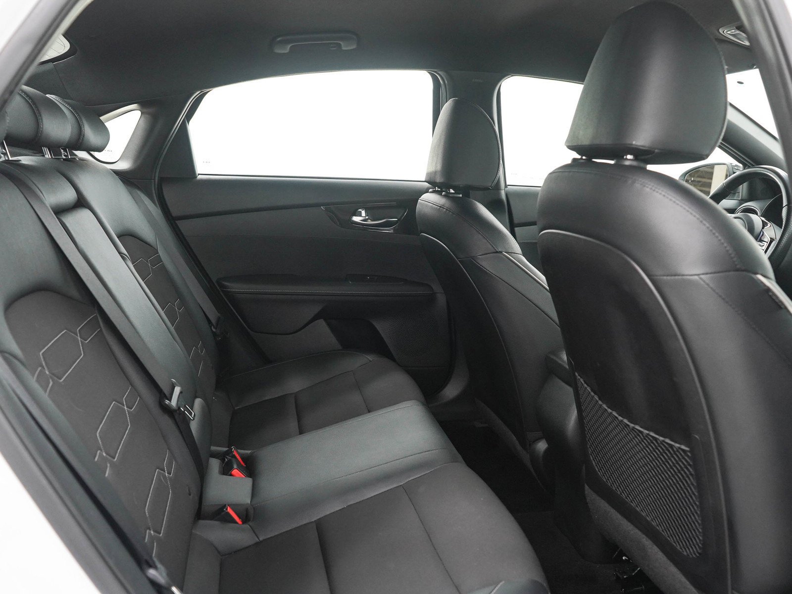 Used 2021 Snow White Pearl Kia GT-Line image 13