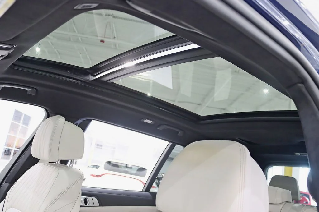 Used 2022 Blue BMW M50i image 36