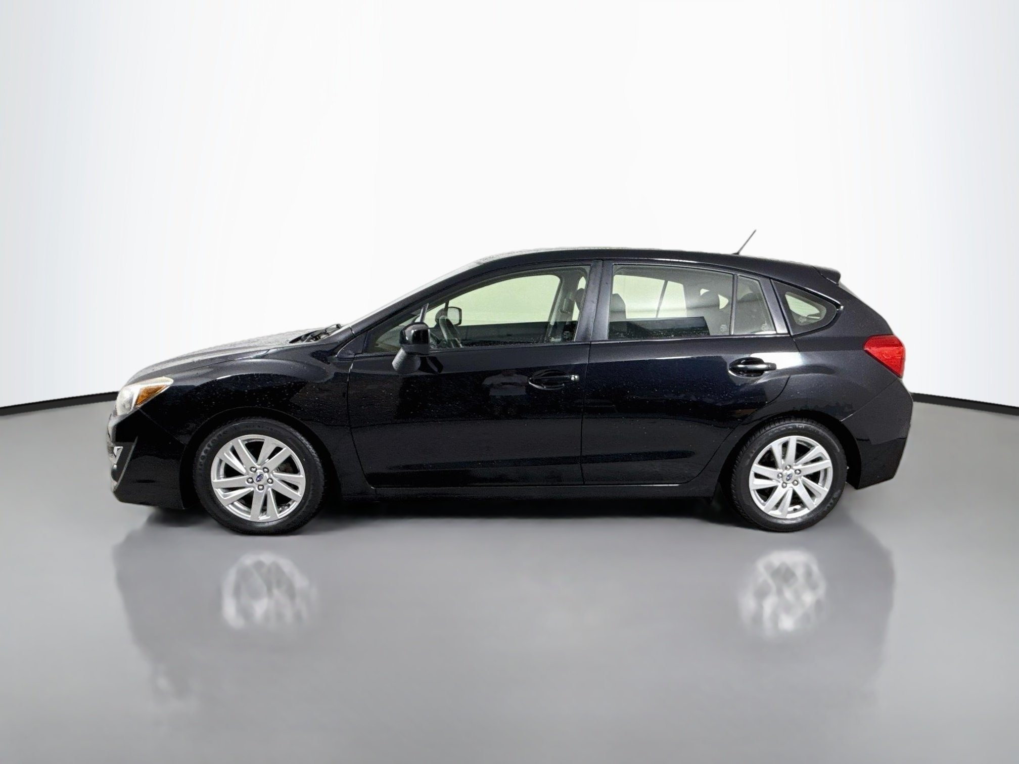 Used 2016 Crystal Black Silica Subaru 2.0i Premium image 4