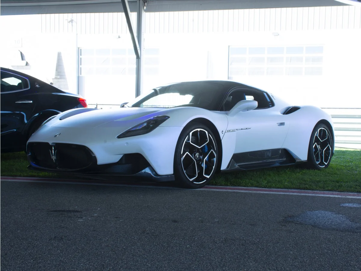 Used 2022  Maserati Base image 1