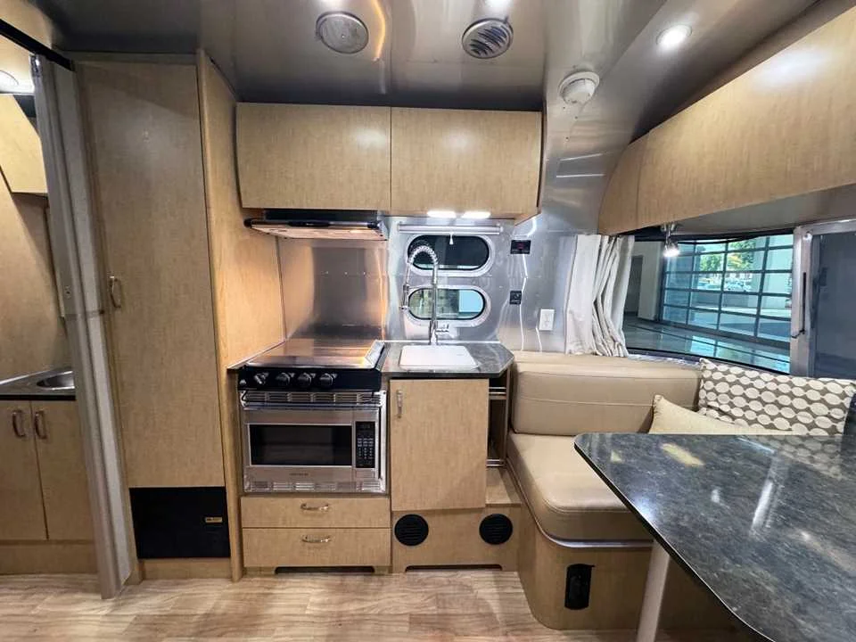 Used 2017 SILVER AIRSTREAM  image 12