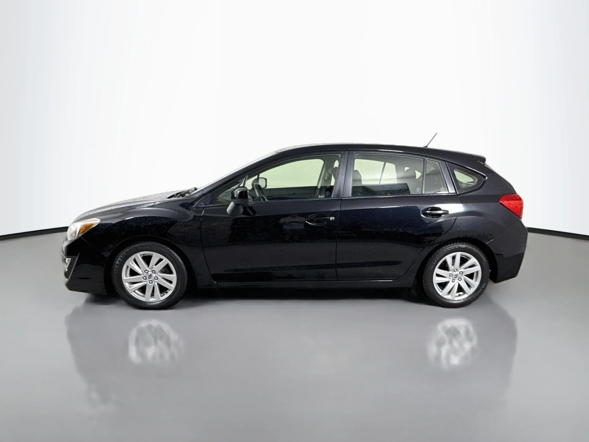 Used 2016 Crystal Black Silica Subaru 2.0i Premium image 4