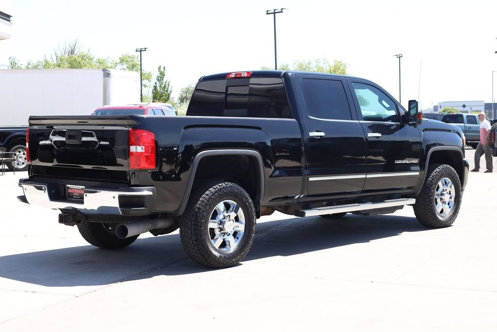 Used 2018 ONYX BLACK GMC Denali image 6