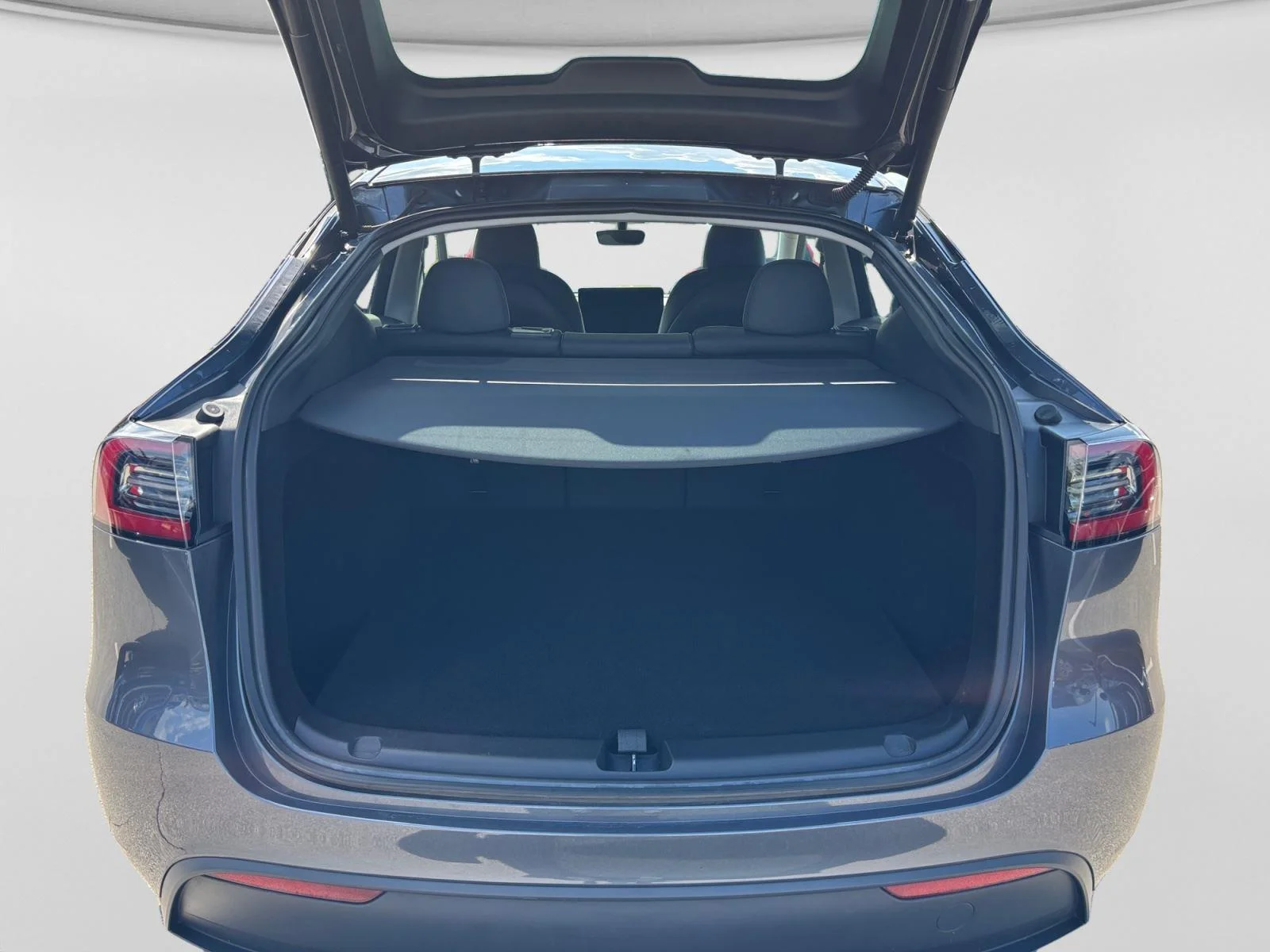 Used 2023  Tesla Performance image 19