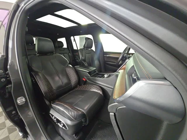 Used 2022 Gray Jeep Summit image 15