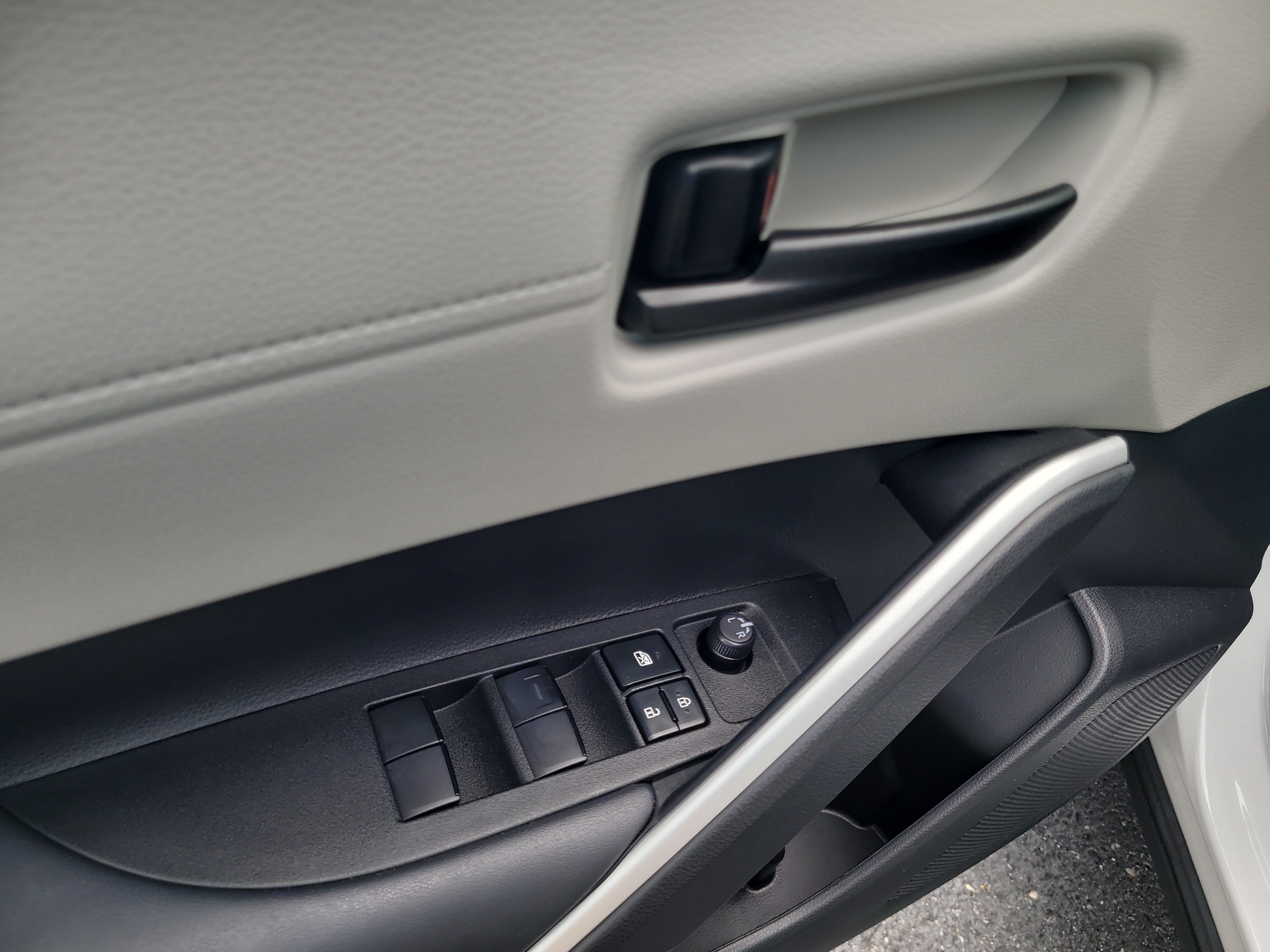 Used 2026 Pearl Toyota LE image 17