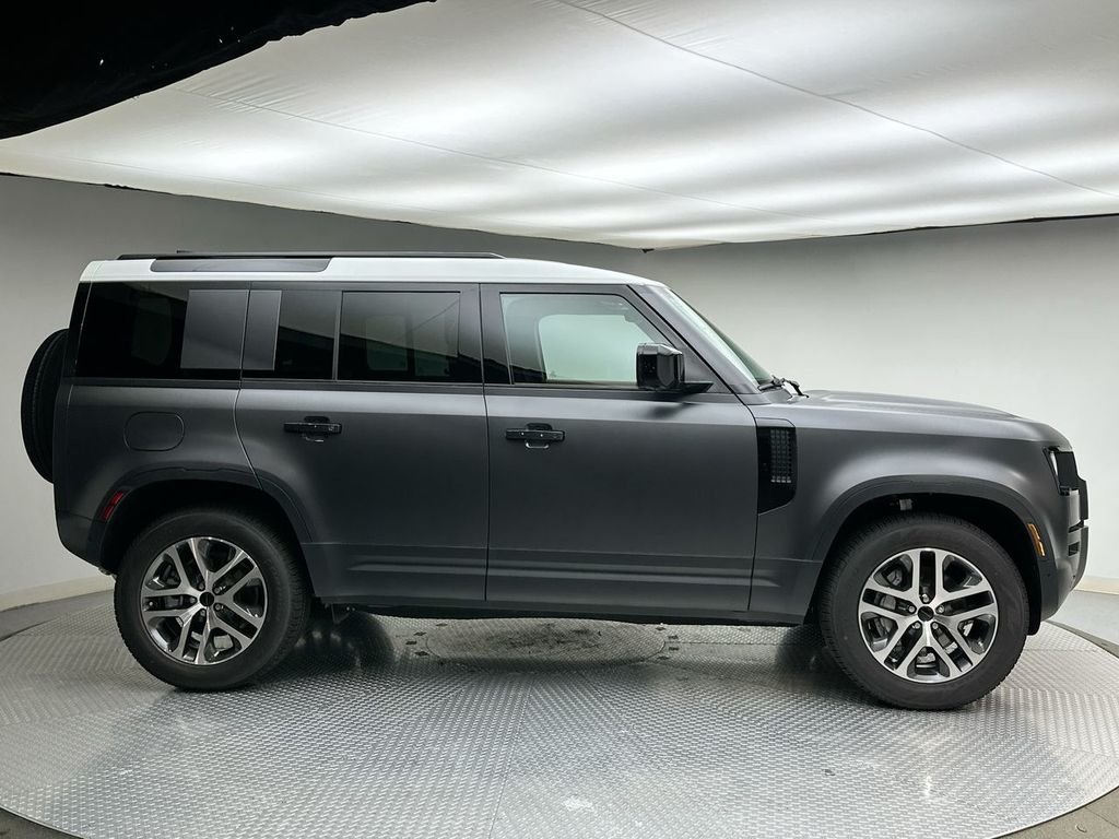 New 2026 Carpathian Grey Land Rover S image 4