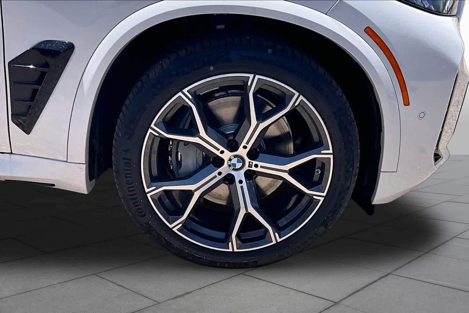 New 2026 Mineral White Metallic BMW xDrive50e image 11