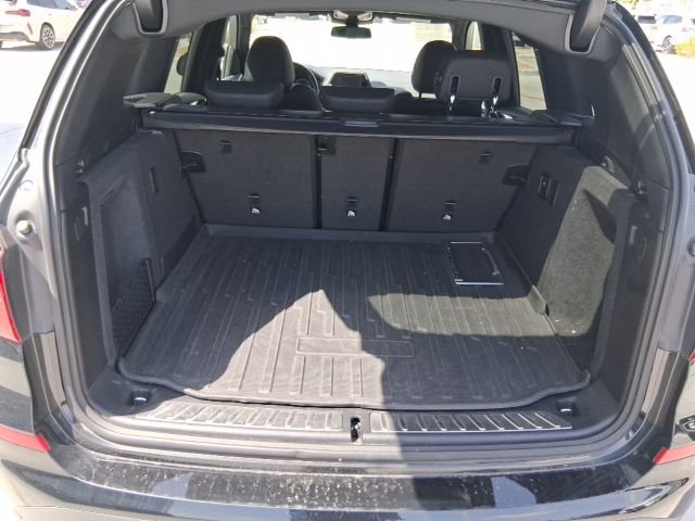 Used 2019 Black BMW sDrive30i image 6