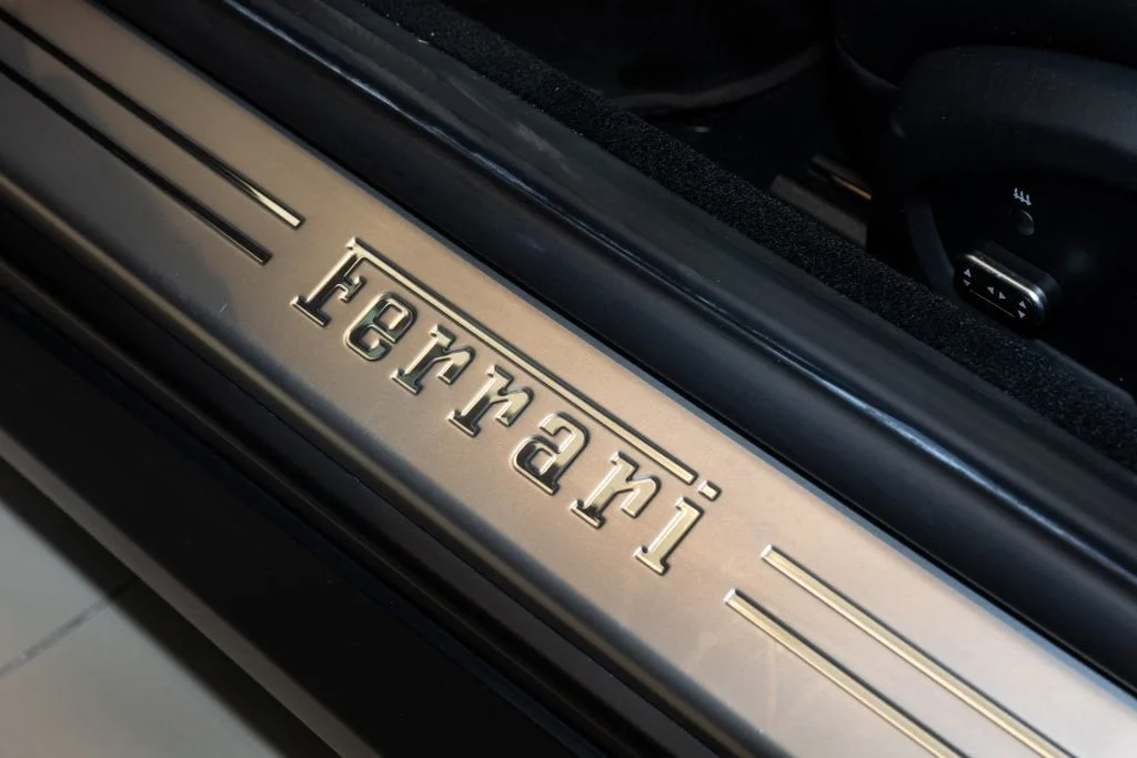 Used 2018 Nero Ferrari V12 image 37