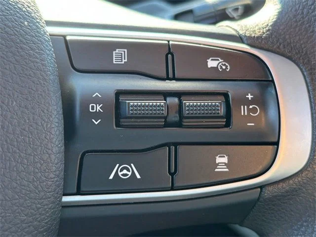 2025 Kia K5 LXS - Photo 23