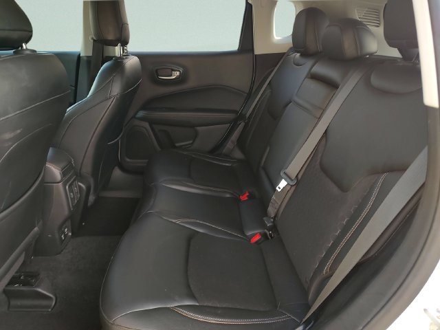 Used 2018 White Jeep Latitude image 27