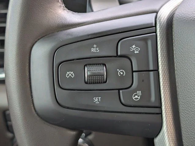 Used 2023 White Frost Tricoat GMC Denali image 24