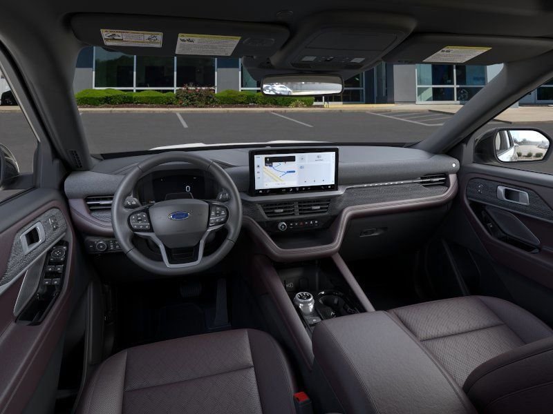 New 2026 Star White Metallic Tri-Coat Ford Platinum™ image 9